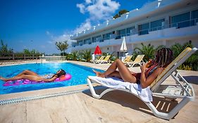 Side Beach Hotel